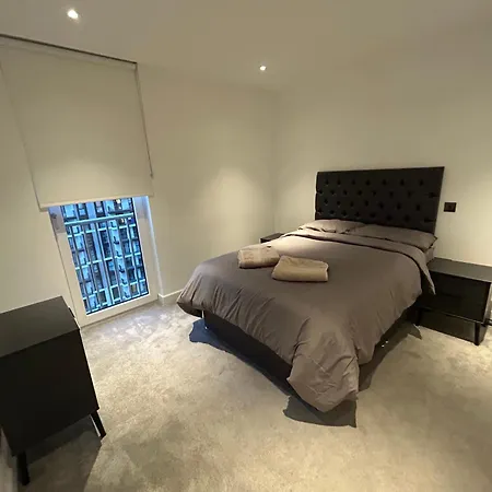 Luxury 2 Bed 2 Bath Modern Flat In White Apartment *