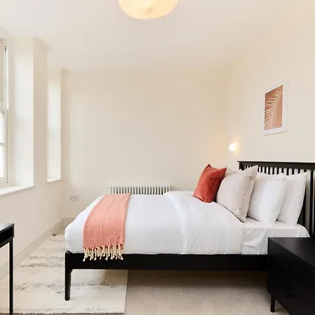 The East Mile Classic - Stunning 2bdr Flat *