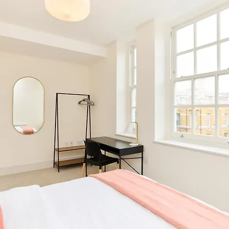 The East Mile Classic - Stunning 2bdr Flat * London