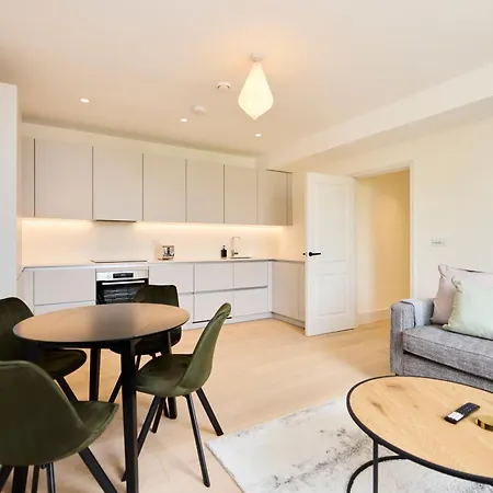 The East Mile Classic - Stunning 2bdr Flat *