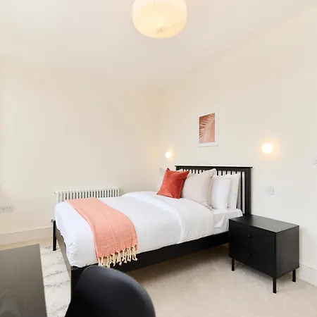 The East Mile Classic - Stunning 2bdr Flat *