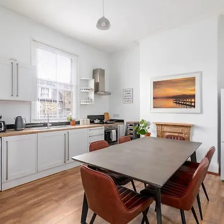 Apartment Modern 3-bedroom Haven In Vibrant Brixton