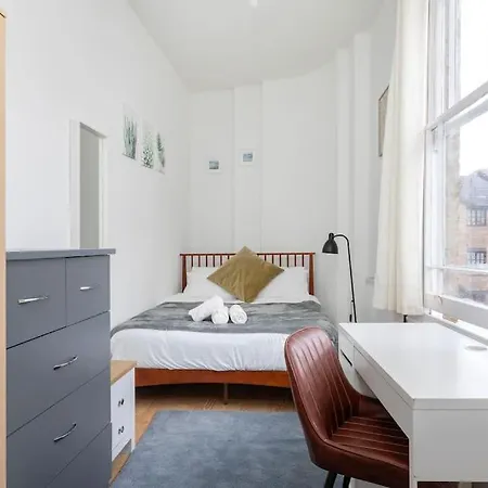 Modern 3-bedroom Haven In Vibrant Brixton Apartment