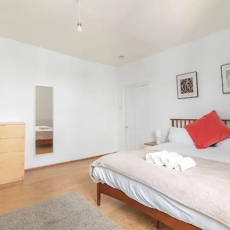 Modern 3-bedroom Haven In Vibrant Brixton * London