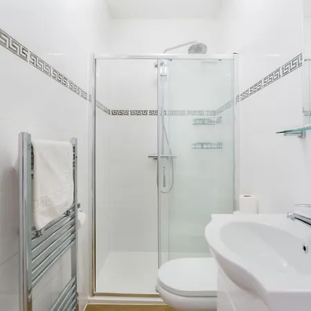 Two Bedroom In Dalston * London