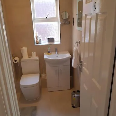 Luxurious 2 Bedroom House With Garden And Free Parking Thamesmead (Greater London)