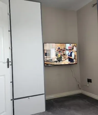 Luxurious 2 Bedroom House With Garden And Free Parking Thamesmead (Greater London)