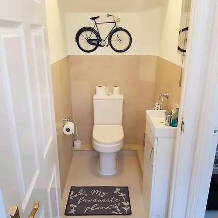 Apartment Luxurious 2 Bedroom House With Garden And Free Parking Thamesmead (Greater London)