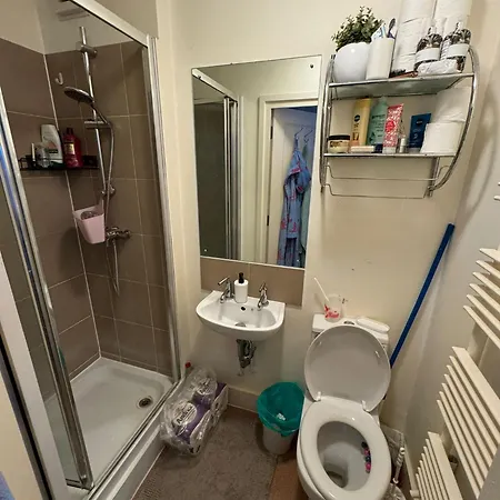 Homestay A Double In The Heart Of Ealing Broadway