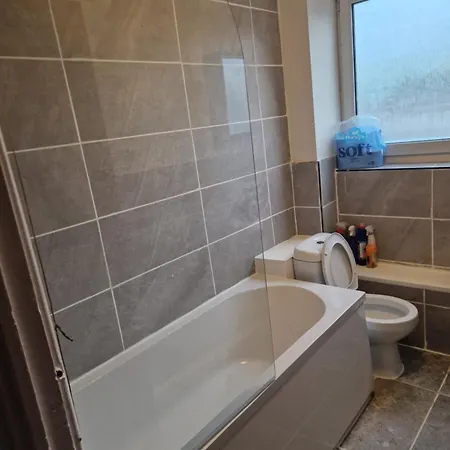 A Lovely Two Bedrooms Flat London