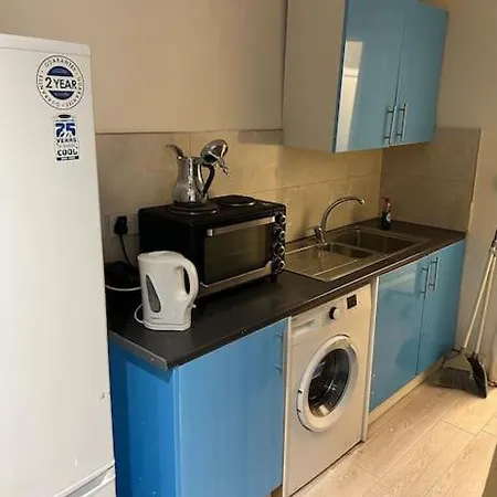1 Bedroom 220 Apartment London