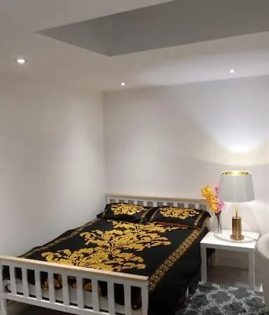 Luxurious & Stylish Flat, Access To Public Transport & Shops Thamesmead (Greater London)