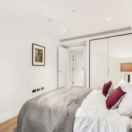 Stylish Two-bedroom Flat Near Us Embassy *
