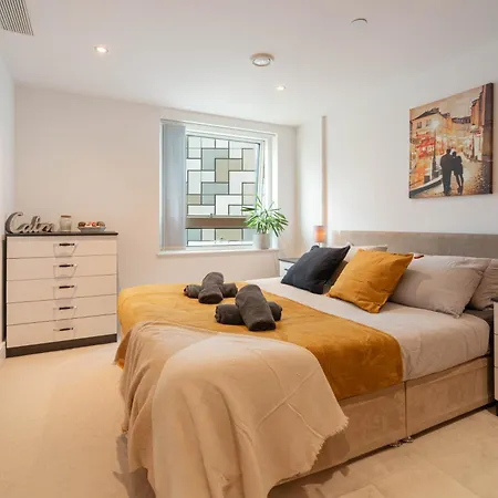 Stylish And Comfortable Canary Wharf Perfect For Long Apartment London