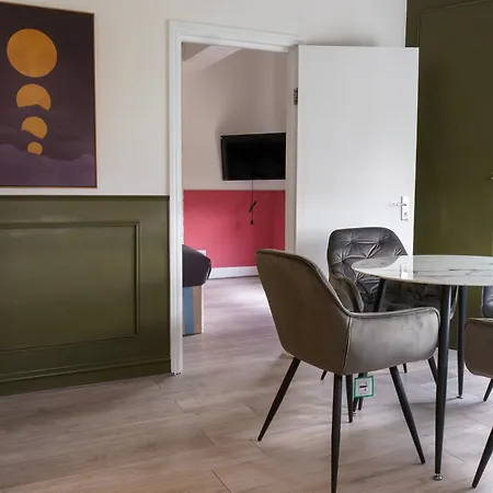 5c- Stylish Urban Retreat - Spacious 2 Bed Flat *