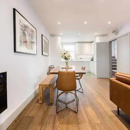 Apartment Luxurious & Modern 2 Bedroom Notting Hill Townhouse London