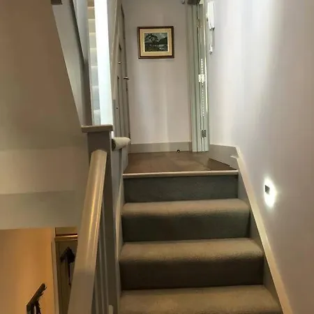 Apartment Luxurious & Modern 2 Bedroom Notting Hill Townhouse