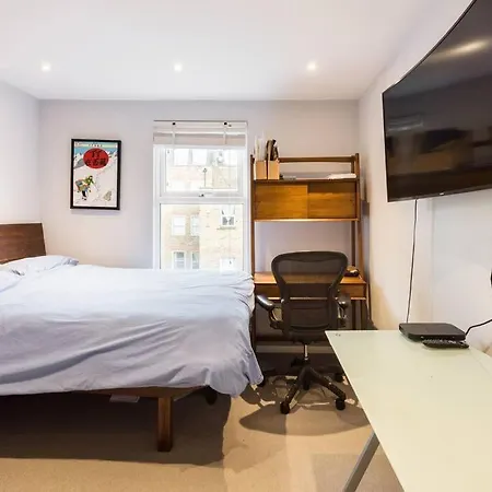 Luxurious & Modern 2 Bedroom Notting Hill Townhouse * London