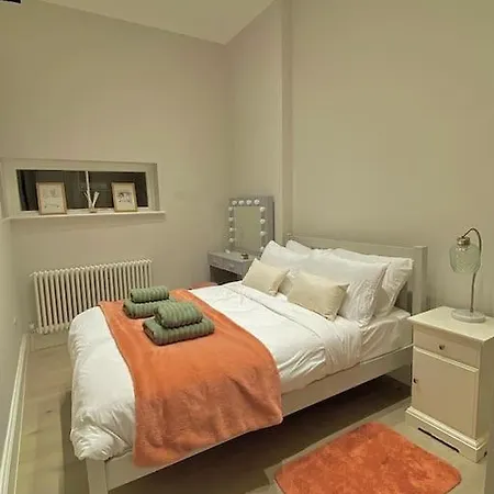 Luxury 2-bed Flat With Garden In Hampstead Mansion