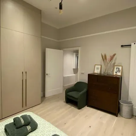 Apartment Luxury 2-bed Flat With Garden In Hampstead Mansion London