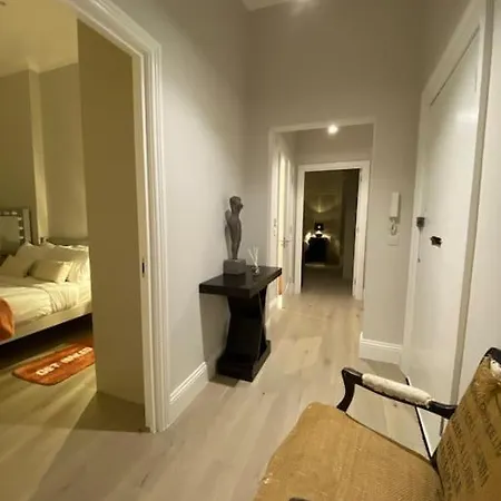 Apartment Luxury 2-bed Flat With Garden In Hampstead Mansion