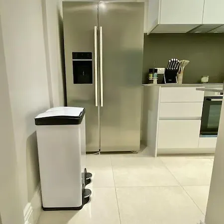 Luxury 2-bed Flat With Garden In Hampstead Mansion Apartment