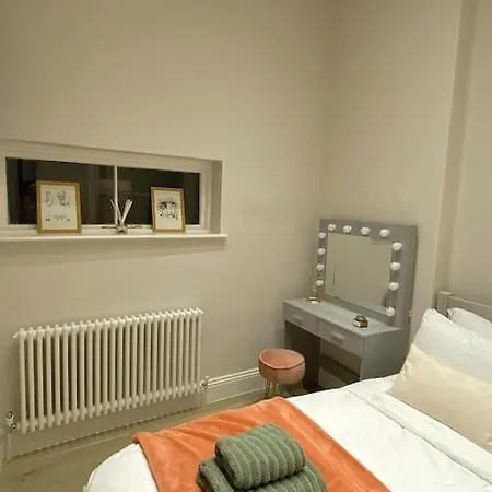 Luxury 2-bed Flat With Garden In Hampstead Mansion London