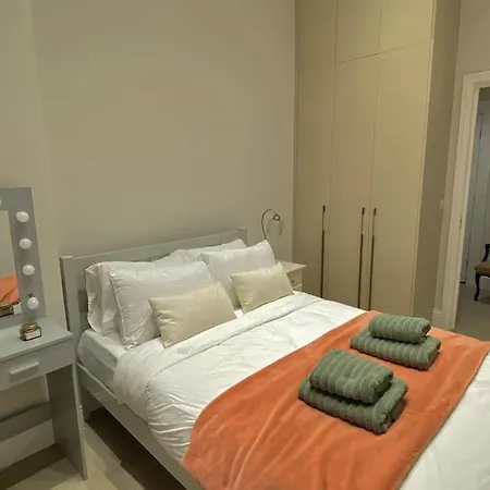Apartment Luxury 2-bed Flat With Garden In Hampstead Mansion London