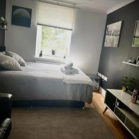 Stunning Luxury Croydon Gatwick Airport Close *