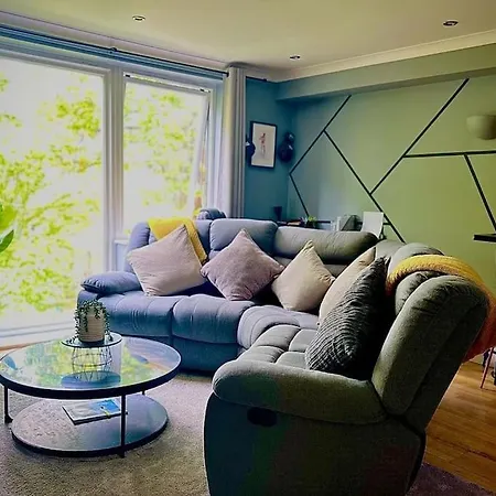 Stunning Luxury Croydon Gatwick Airport Close *
