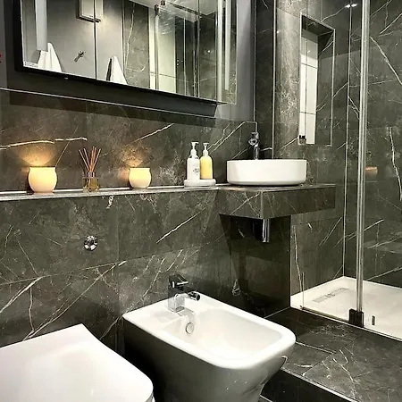 Stunning Luxury Croydon Gatwick Airport Close Purley