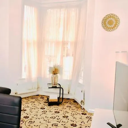 Apartment Stylish Luxury Flat In
