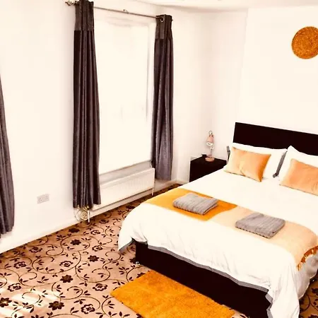 Stylish Luxury Flat In *
