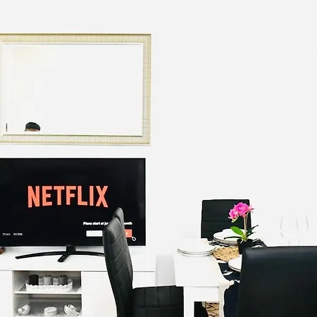 Stylish Luxury Flat In Apartment *