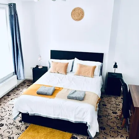 Stylish Luxury Flat In Apartment *