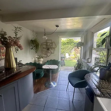 My Sky House Near Attractions * London