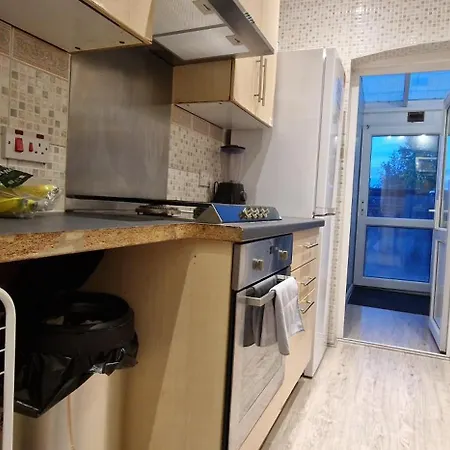 Rowan Crescent's Luxury Stay-in4 Streatham Vale