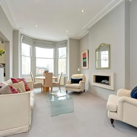 Long Discount Large Bright First-floor Flat