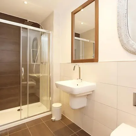 Holiday home Pass The Keys Luxury Essex Oasis Woodford