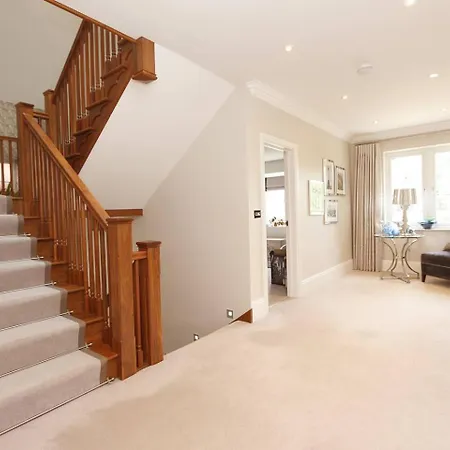 Pass The Keys Luxury Essex Oasis Woodford