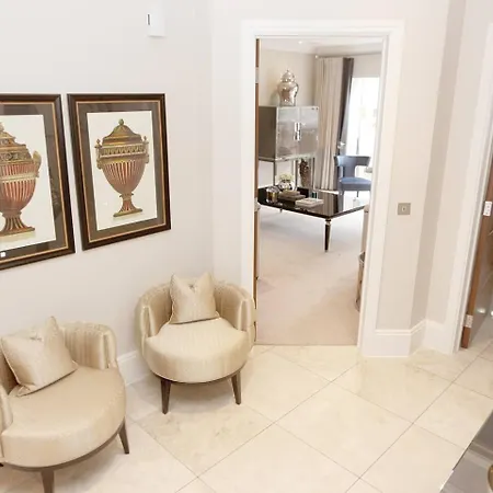 Holiday home Pass The Keys Luxury Essex Oasis Woodford