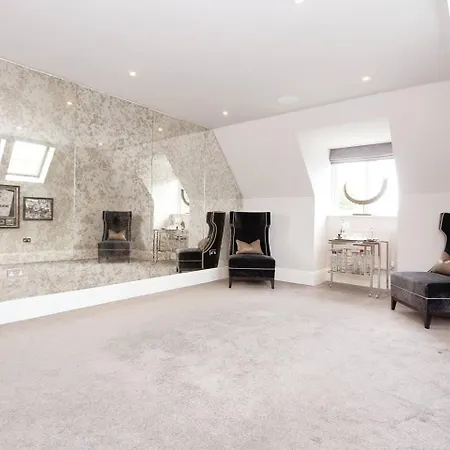 Pass The Keys Luxury Essex Oasis