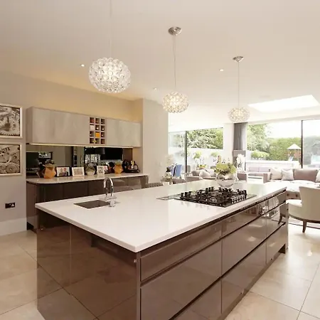 Pass The Keys Luxury Essex Oasis Holiday home *