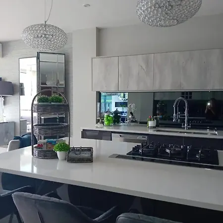 Pass The Keys Luxury Essex Oasis *