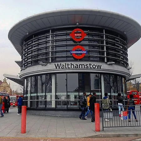 Unique 2 Bedroom Flat In Heart Of Walthamstow Apartment London