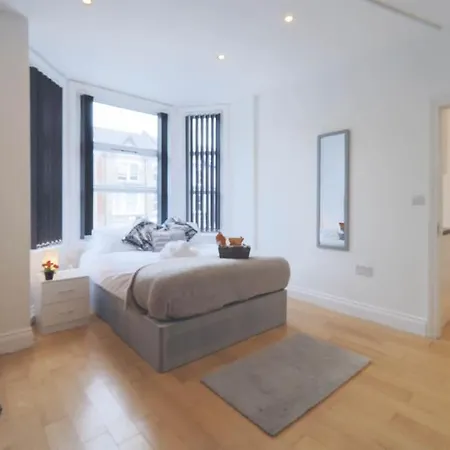 S3 Full In Kilburn With Kitchen Zone 2 * London