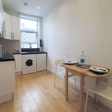 S3 Full In Kilburn With Kitchen Zone 2 * London