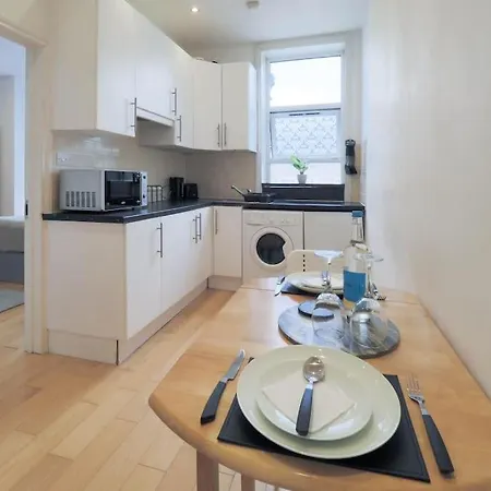 S3 Full In Kilburn With Kitchen Zone 2 London