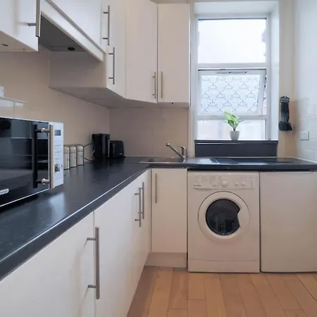 S3 Full In Kilburn With Kitchen Zone 2 * London
