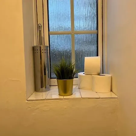 Entire 2 Bed Flat In